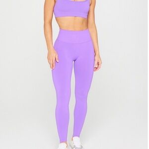 Fabletics Seamless Scrunch HighWaisted Legging Vibrant Purple, neon violet color